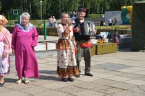Поют на центральной площади город Ижевск